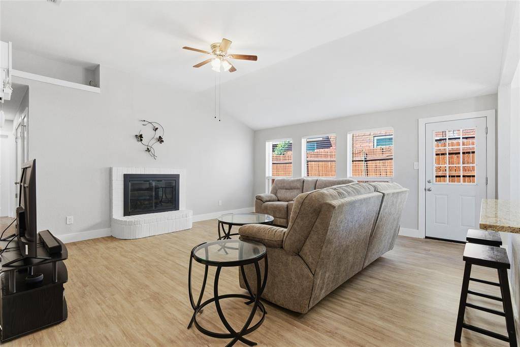 10245 Sunset View Drive, Fort Worth, TX 76108