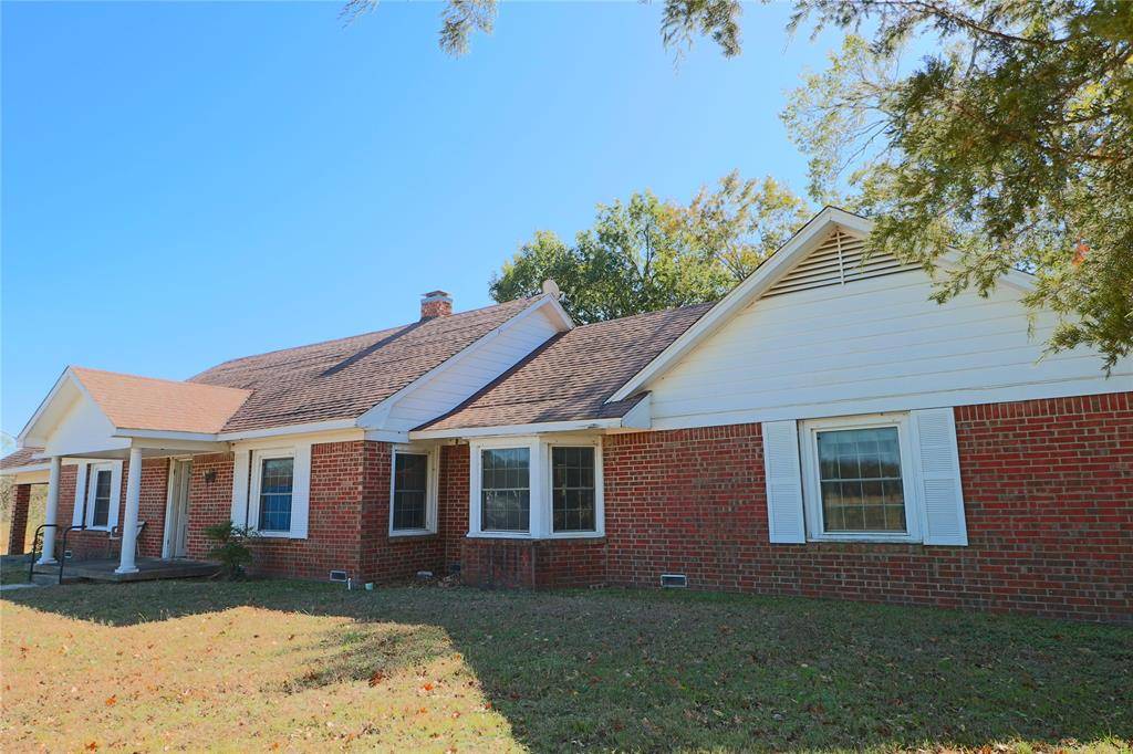 1825 Fm 27 W, Wortham, TX 76693