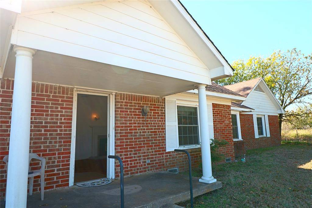 1825 Fm 27 W, Wortham, TX 76693