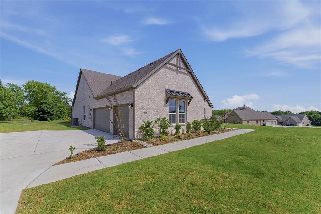 1003 Webb Court, Van Alstyne, TX 75495