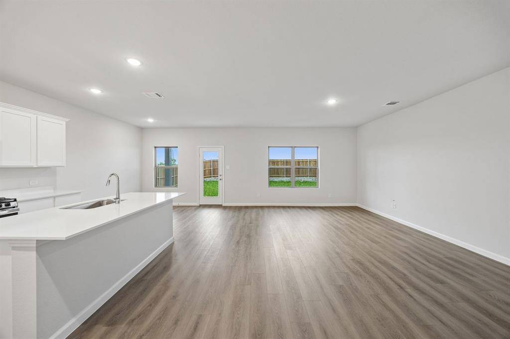 2542 Canadian Way, Crandall, TX 75114