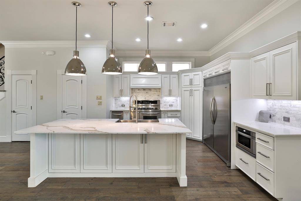 5004 Byers Avenue, Fort Worth, TX 76107