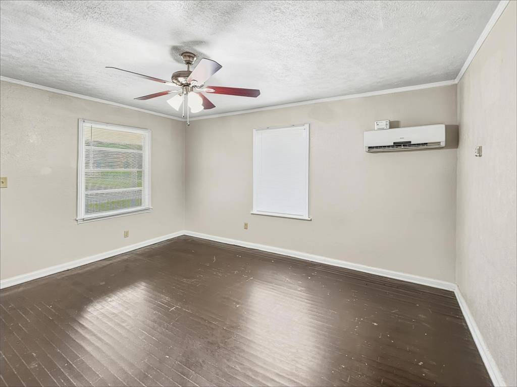 5013 Kessler Road, River Oaks, TX 76114