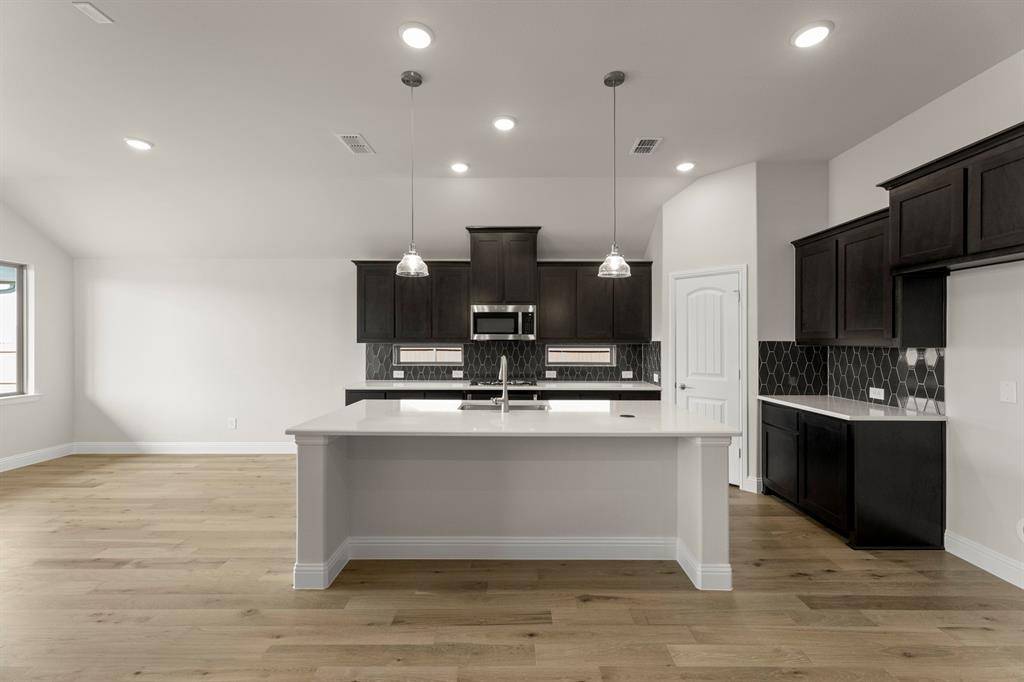 3933 Melica Lane, Heartland, TX 75114