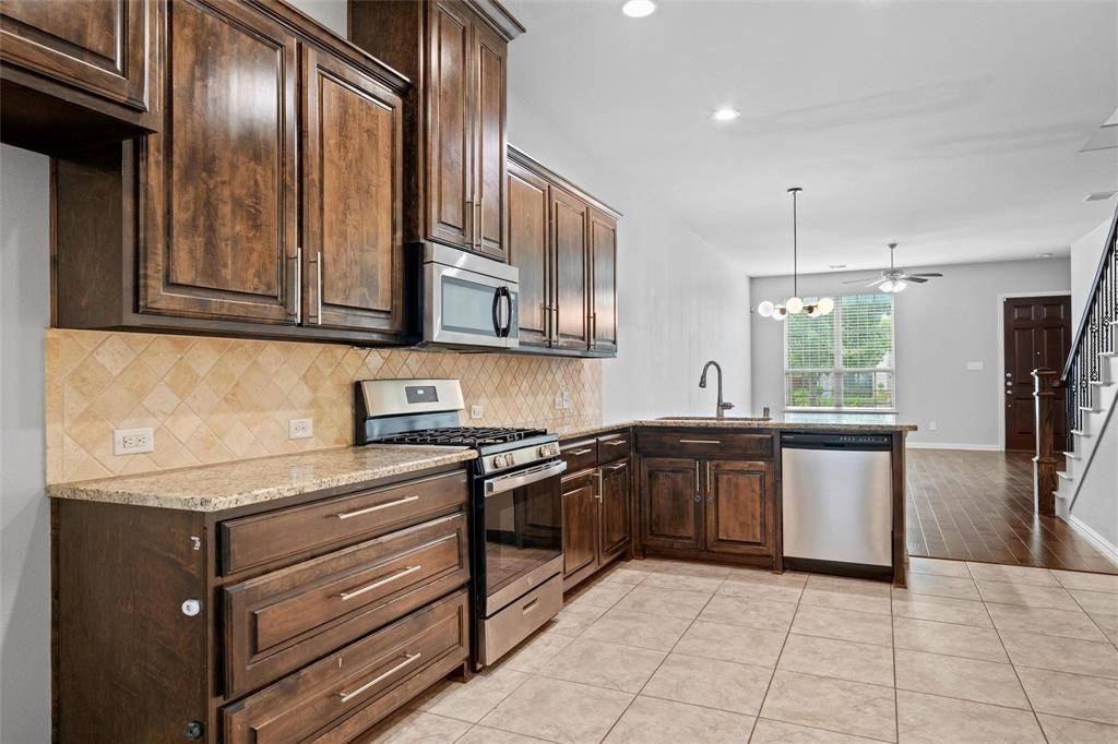 3920 Canton Jade Way, Arlington, TX 76005