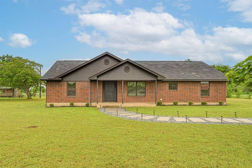 180 Woodard Lane, Bruceville, TX 76630