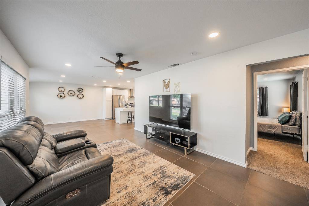 10866 Cassandra Way, Dallas, TX 75228