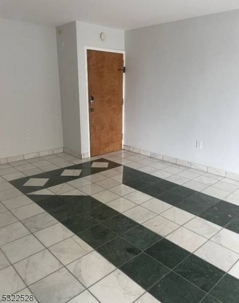 712 North Broad St Apt 2E #2E, Elizabeth City, NJ 07208