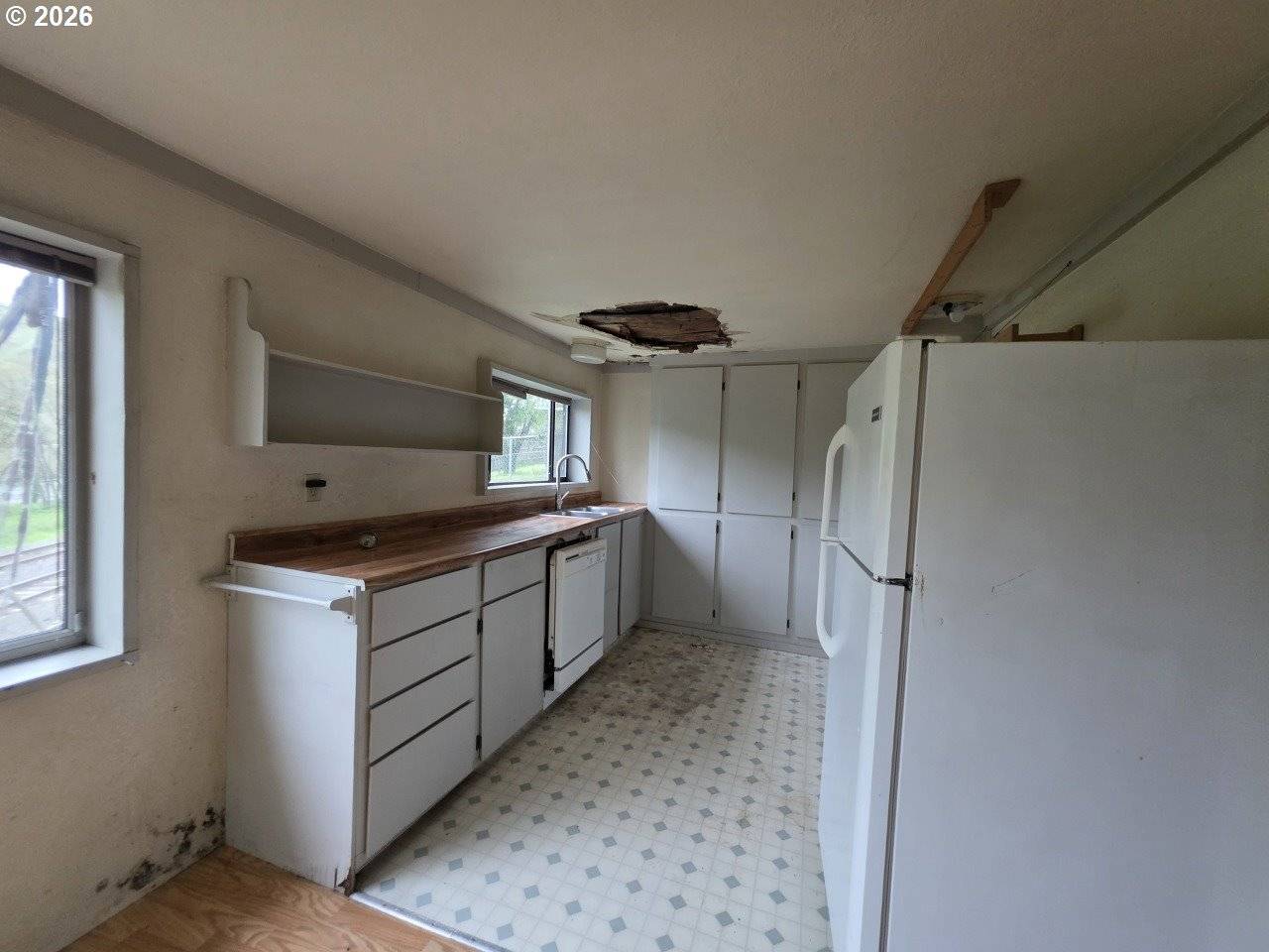 1638 SE MILL ST, Roseburg, OR 97470