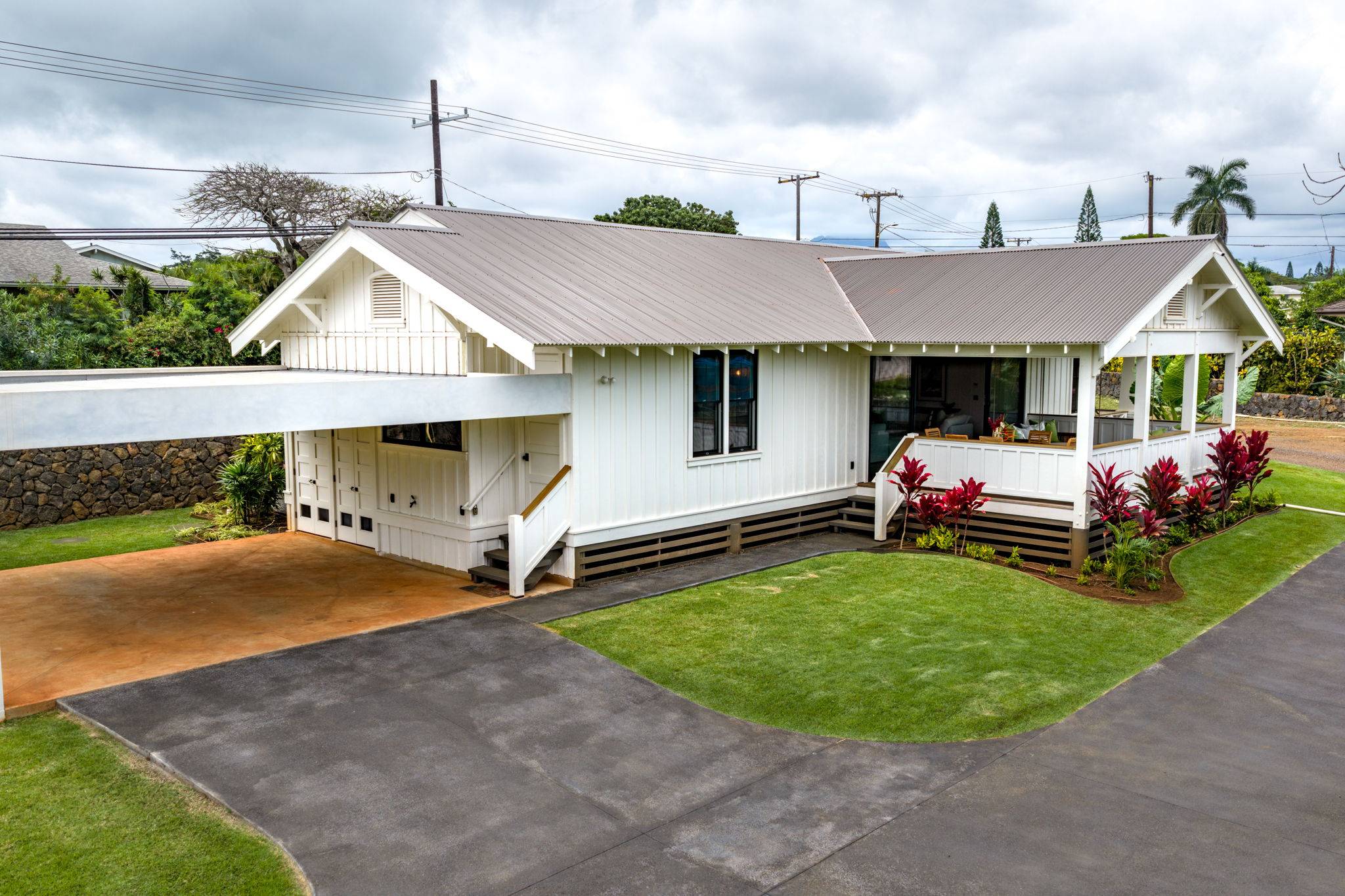 3064 POIPU RD #1, Koloa, HI 96756