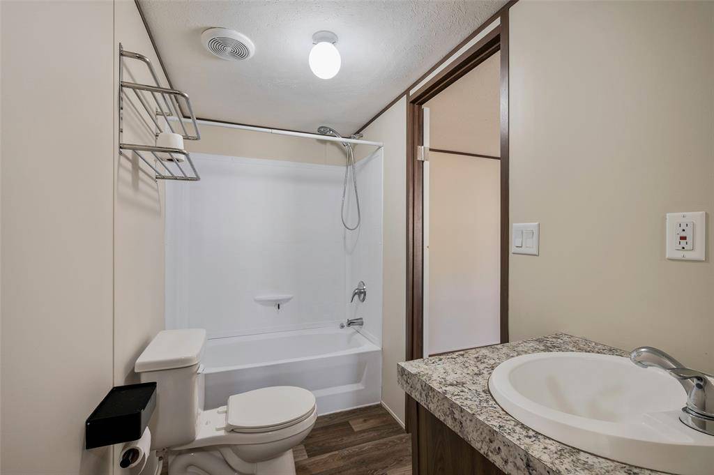 1107 Maple Drive, Bartonville, TX 76226
