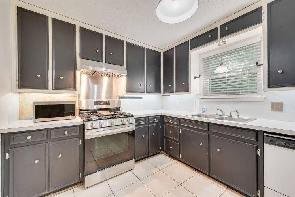809 Buffalo Drive, Arlington, TX 76013