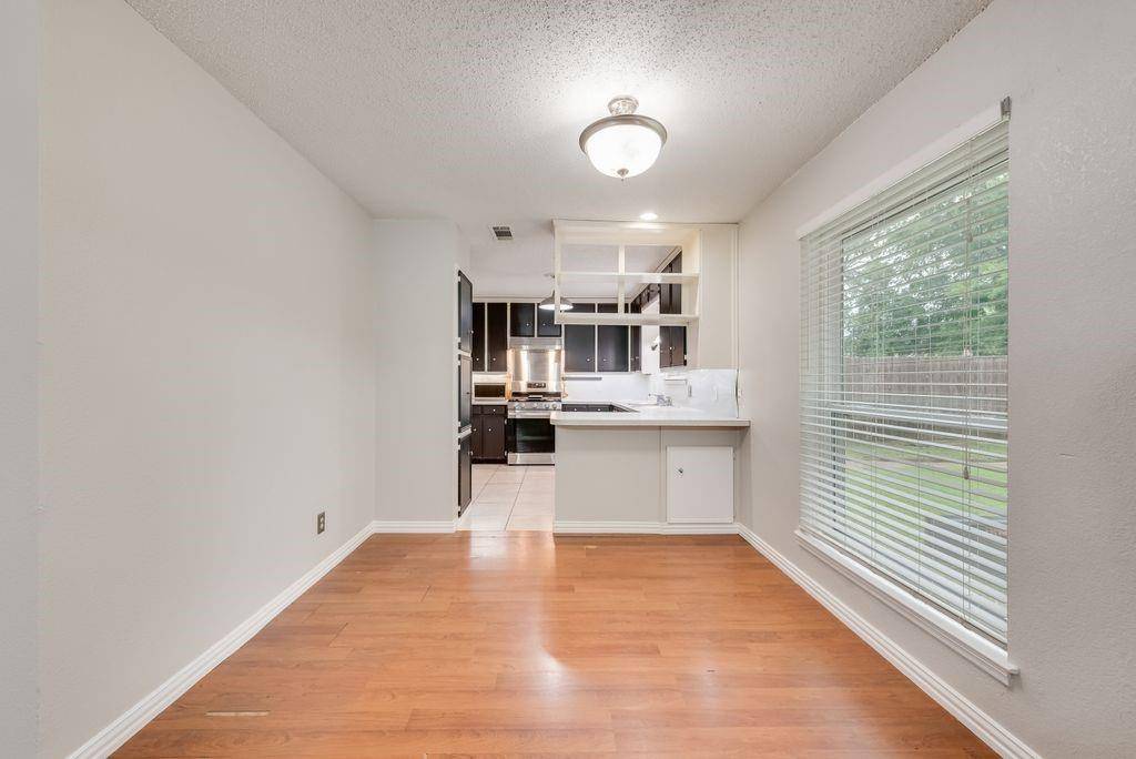 809 Buffalo Drive, Arlington, TX 76013