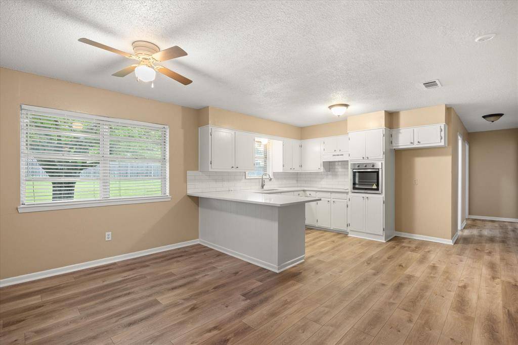 514 N Avenue W, Clifton, TX 76634
