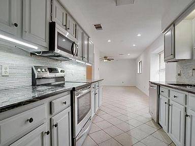 813 Leslie Lane, Coppell, TX 75019
