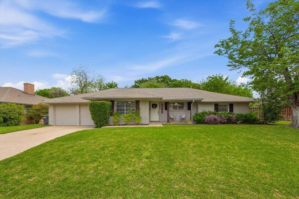 4405 Westlake Drive, Fort Worth, TX 76109