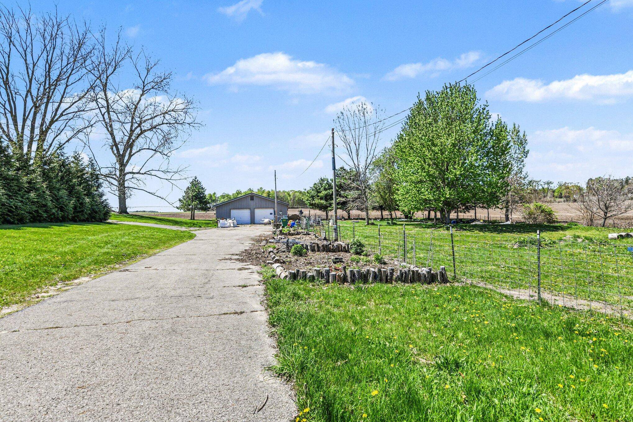 52290 Townhall RD, Silver Creek Twp, MI 49047
