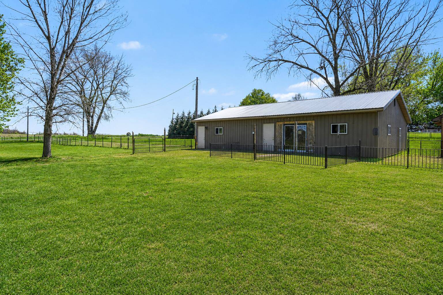 52290 Townhall RD, Silver Creek Twp, MI 49047