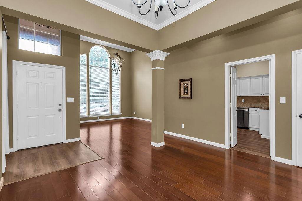 6015 Thursby Avenue, Dallas, TX 75252