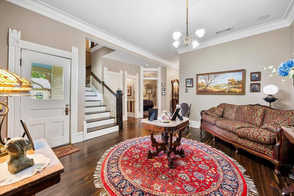 1025 W Main Street, Waxahachie, TX 75165