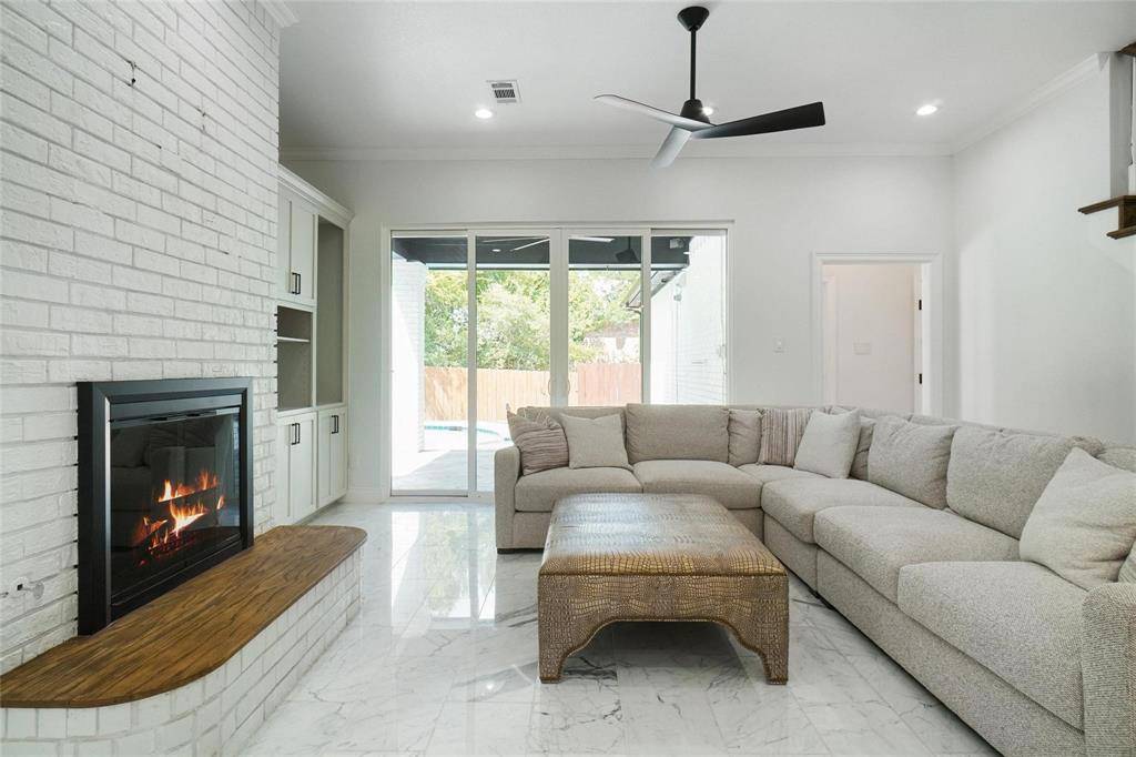 1002 Woodvale Court, Colleyville, TX 76034