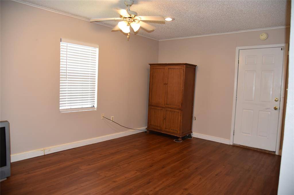 2521 W 5th Avenue, Corsicana, TX 75110