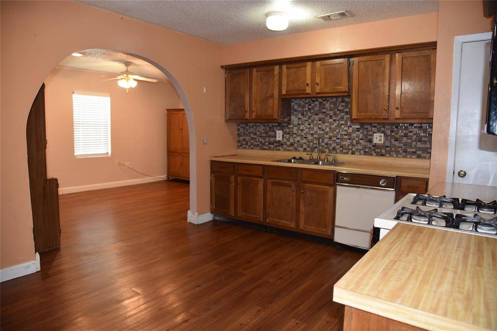2521 W 5th Avenue, Corsicana, TX 75110