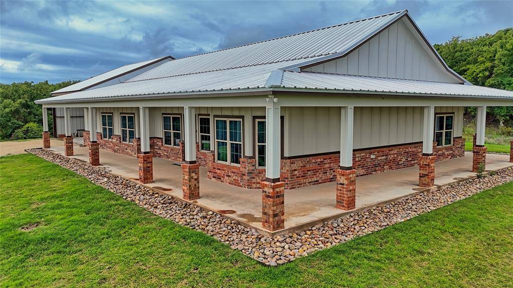 2930 N Greenbrier Road, Nocona, TX 76255