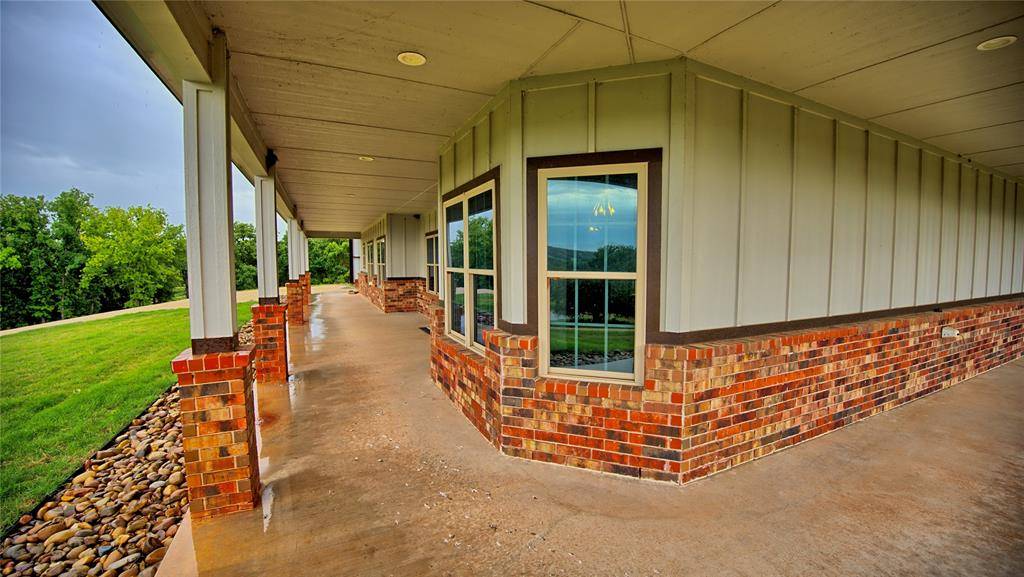 2930 N Greenbrier Road, Nocona, TX 76255