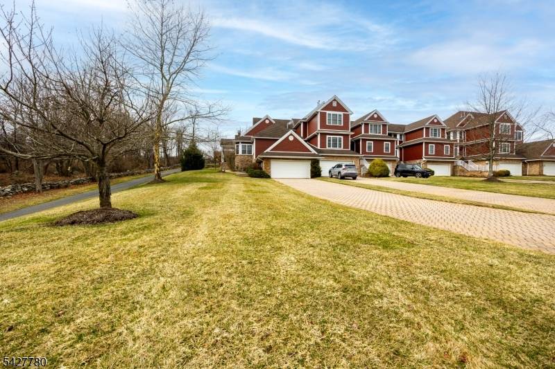 1 Turnberry Ln, Hardyston Twp., NJ 07419