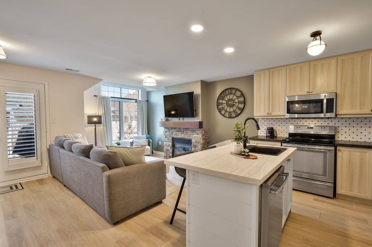 6 Carnoustie LN, Georgian Bay, ON L0K 1S0