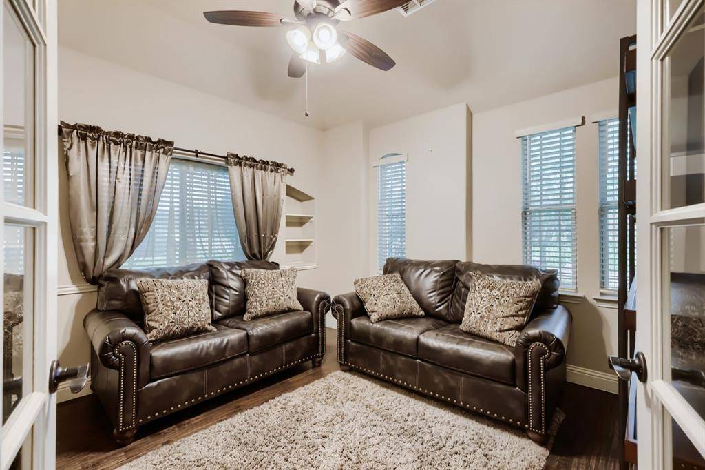 1221 Kittery Drive, Desoto, TX 75115