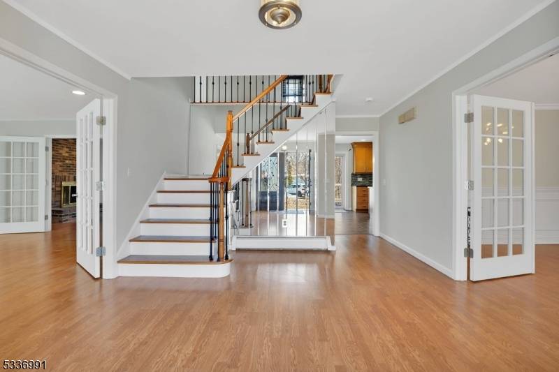 4 Timber Ct, Florham Park Boro, NJ 07932
