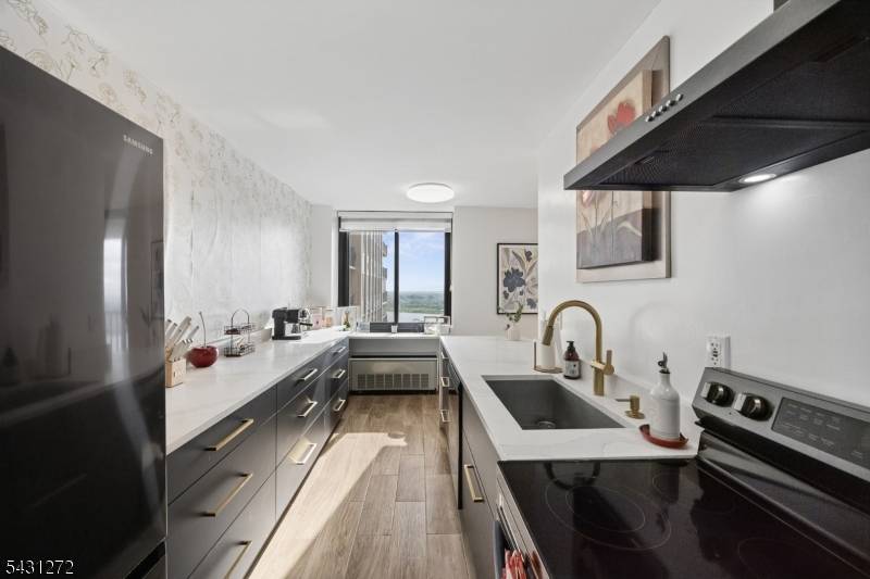 200 Winston Drive #2811, Cliffside Park Boro, NJ 07010