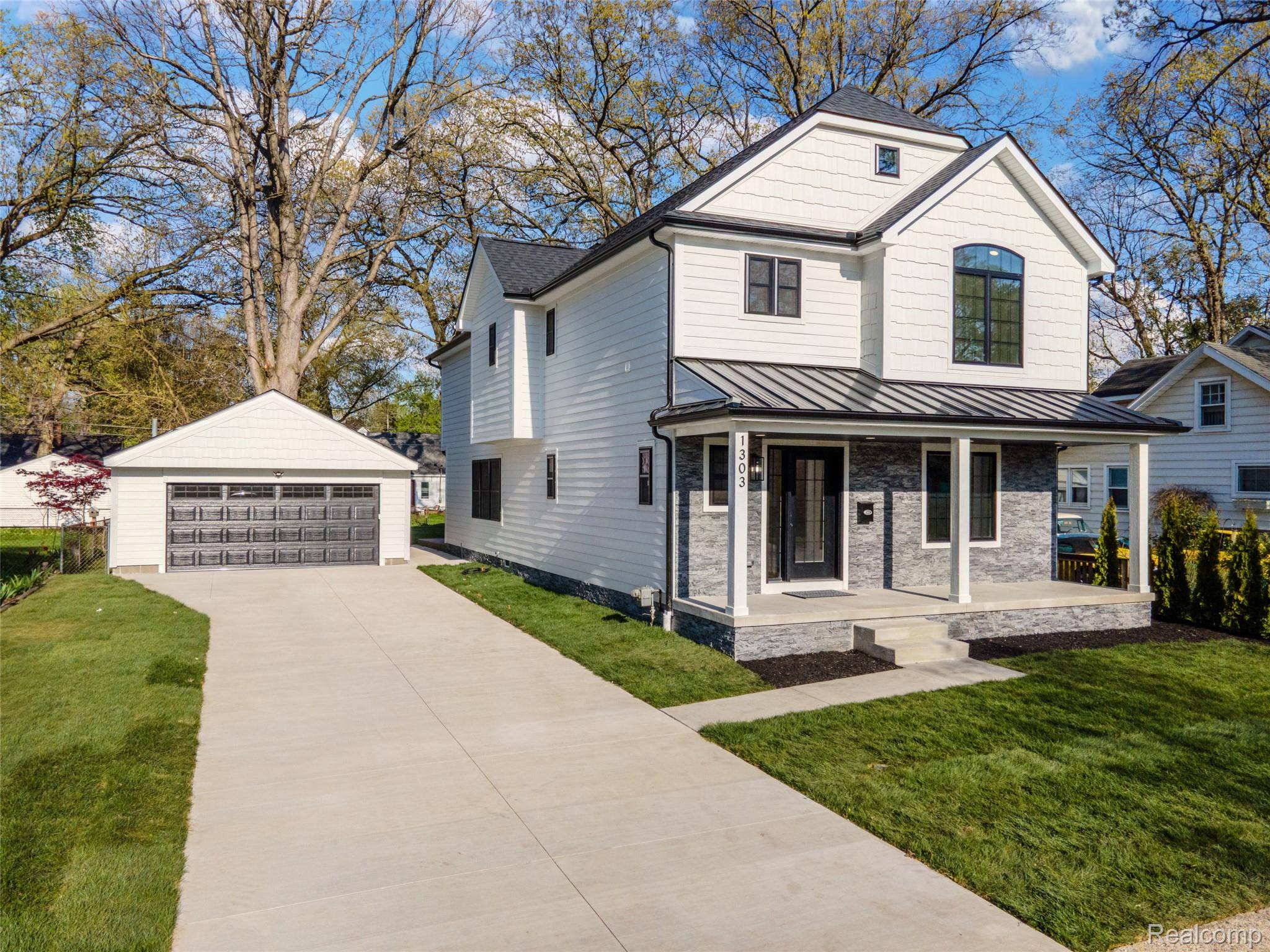 1303 Mohawk AVE, Royal Oak, MI 48067