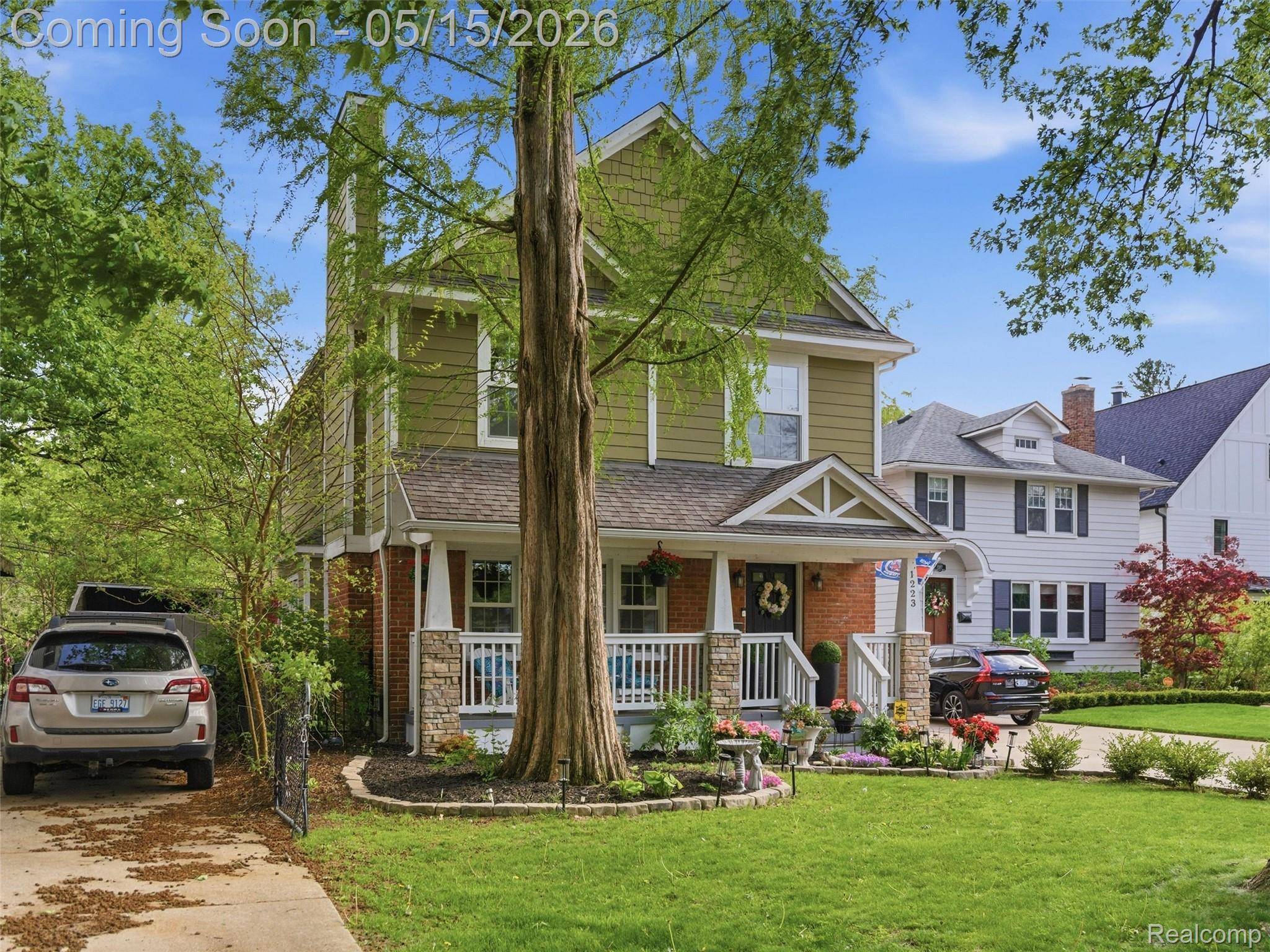 1223 Greenleaf DR, Royal Oak, MI 48067