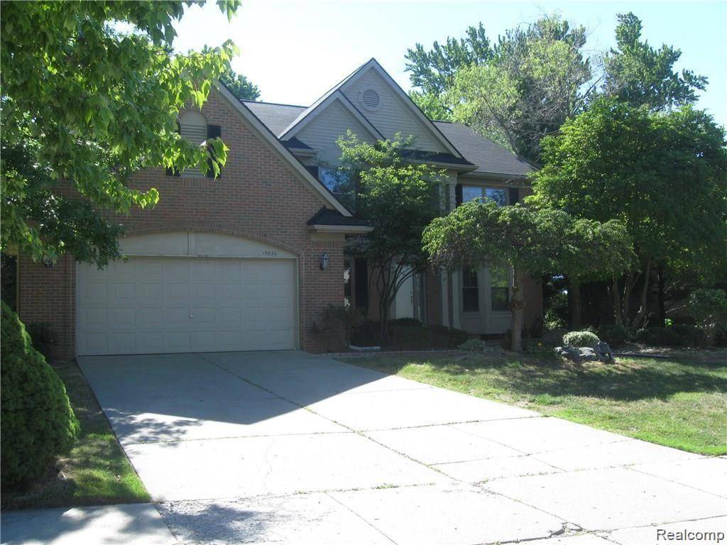 19036 GLENGARRY DR, Livonia, MI 48152