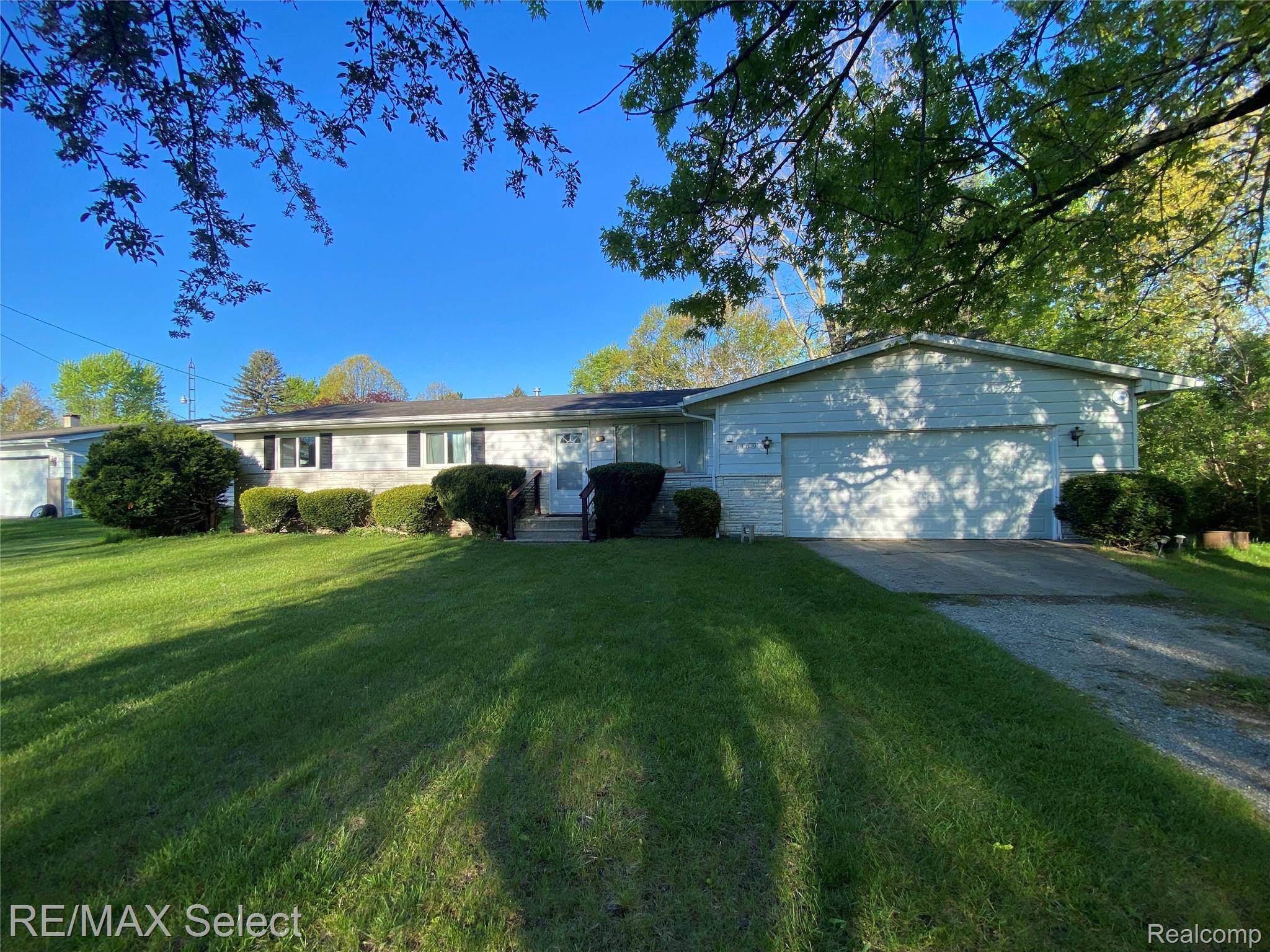 6169 Johnson RD, Flushing Charter Township, MI 48433