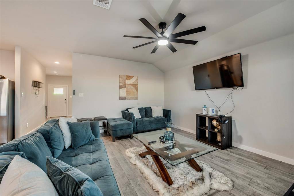 1508 Forest Park Drive, Alvarado, TX 76009