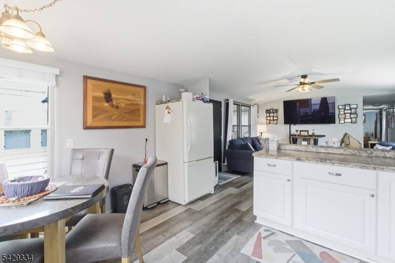 195 W Main St #D, Chester Boro, NJ 07930