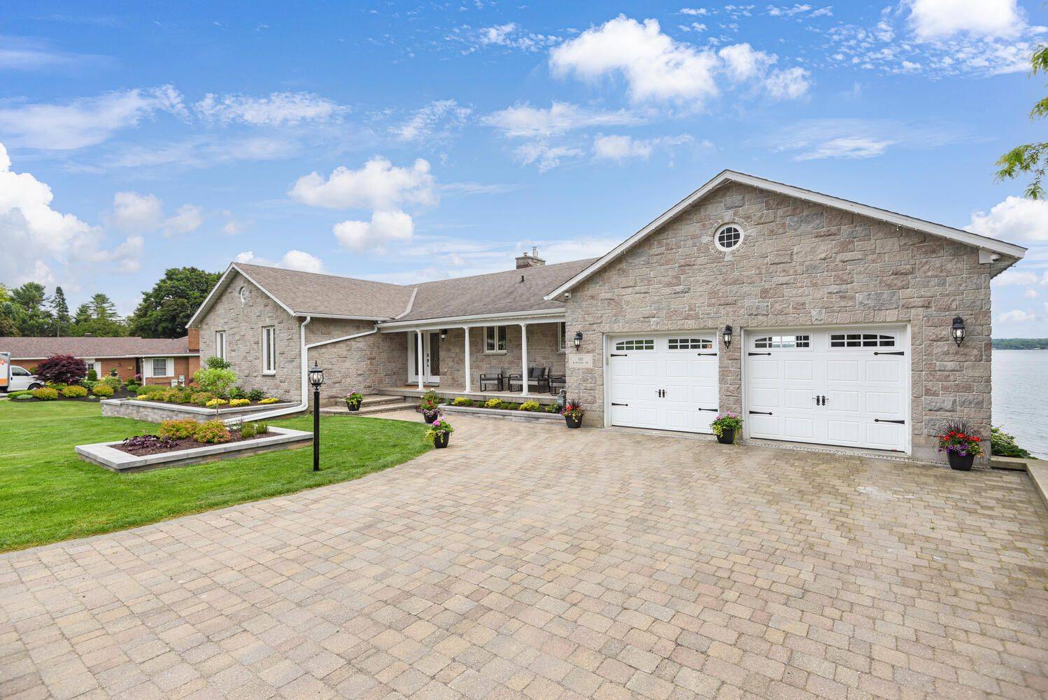1111 Burnside DR, Augusta, ON K6V 5T1
