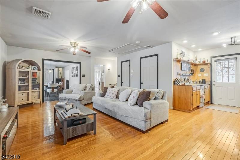 9 River View Dr, Hardwick Twp., NJ 07825