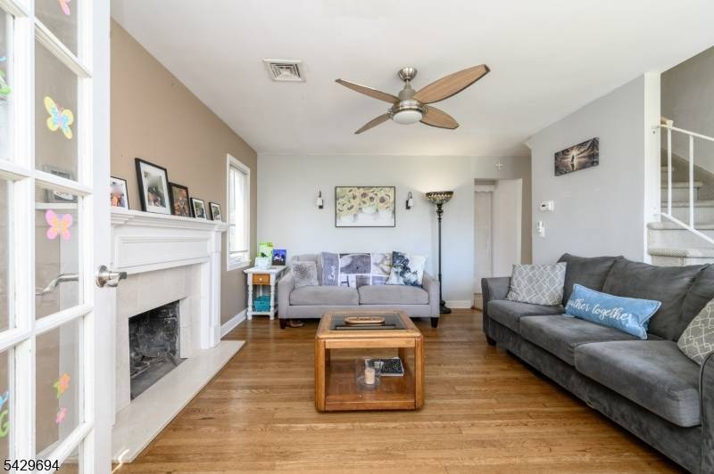 49 Colonial Dr, Clark Twp., NJ 07066