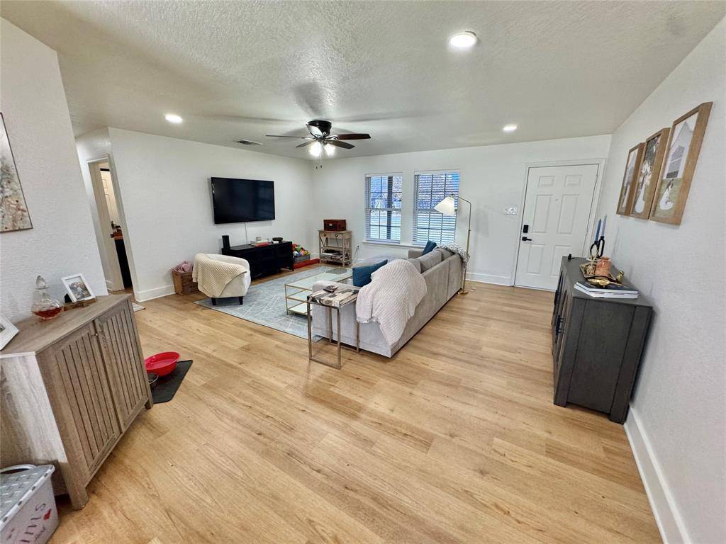 704 Shady Grove Court, Granbury, TX 76049
