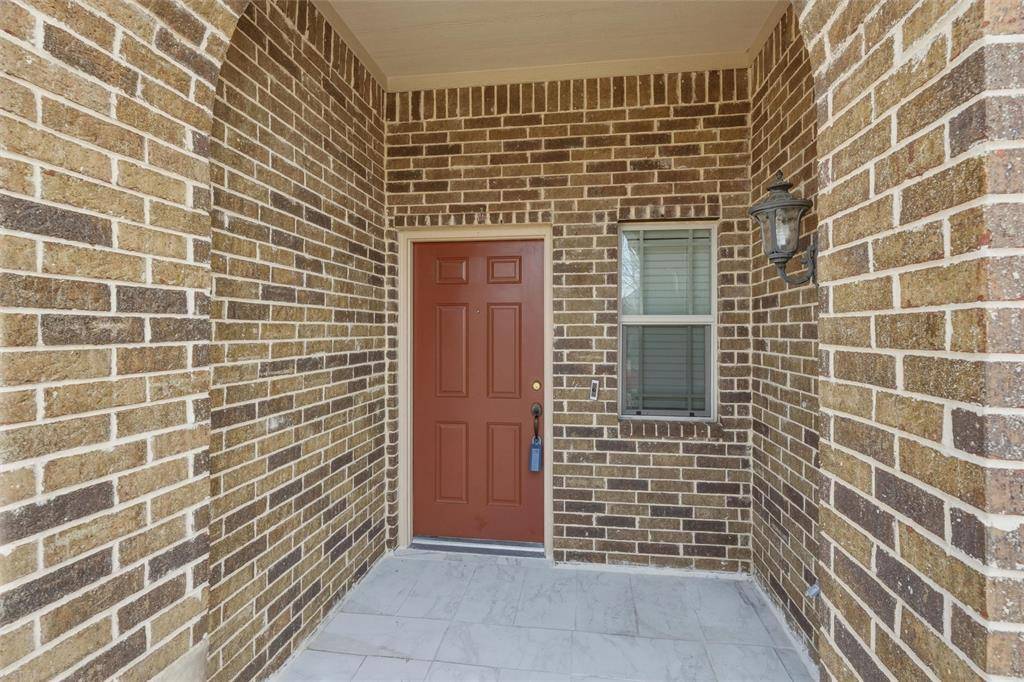 1310 Hearthstone Drive, Burleson, TX 76028