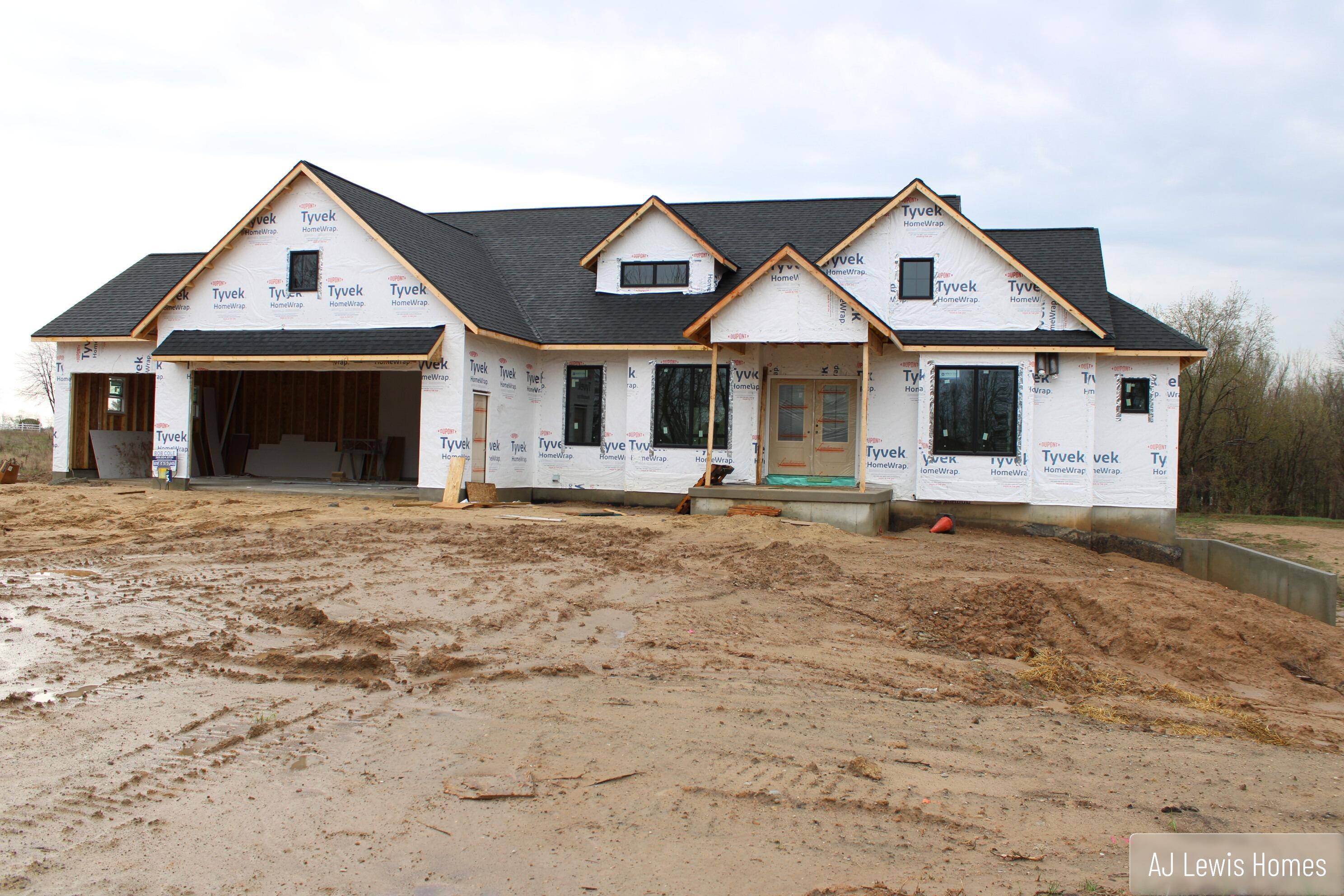 8657 Bosque DR SE, Caledonia Twp, MI 49316