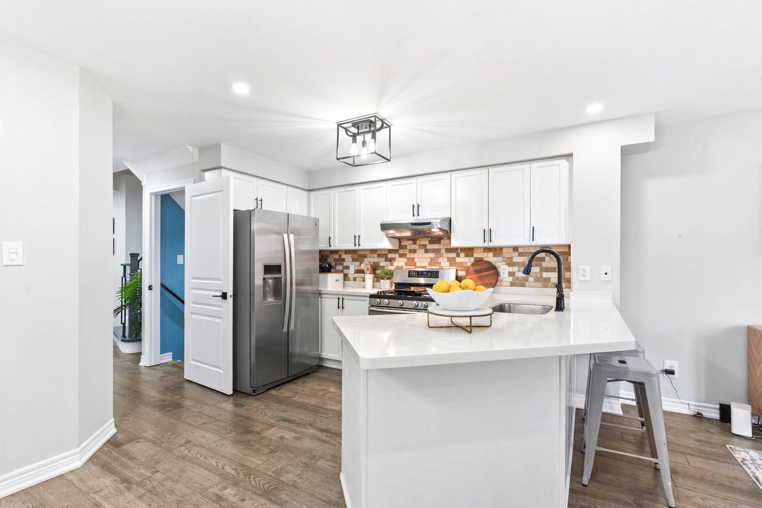 34 Keywood ST, Ajax, ON L1Z 2E4