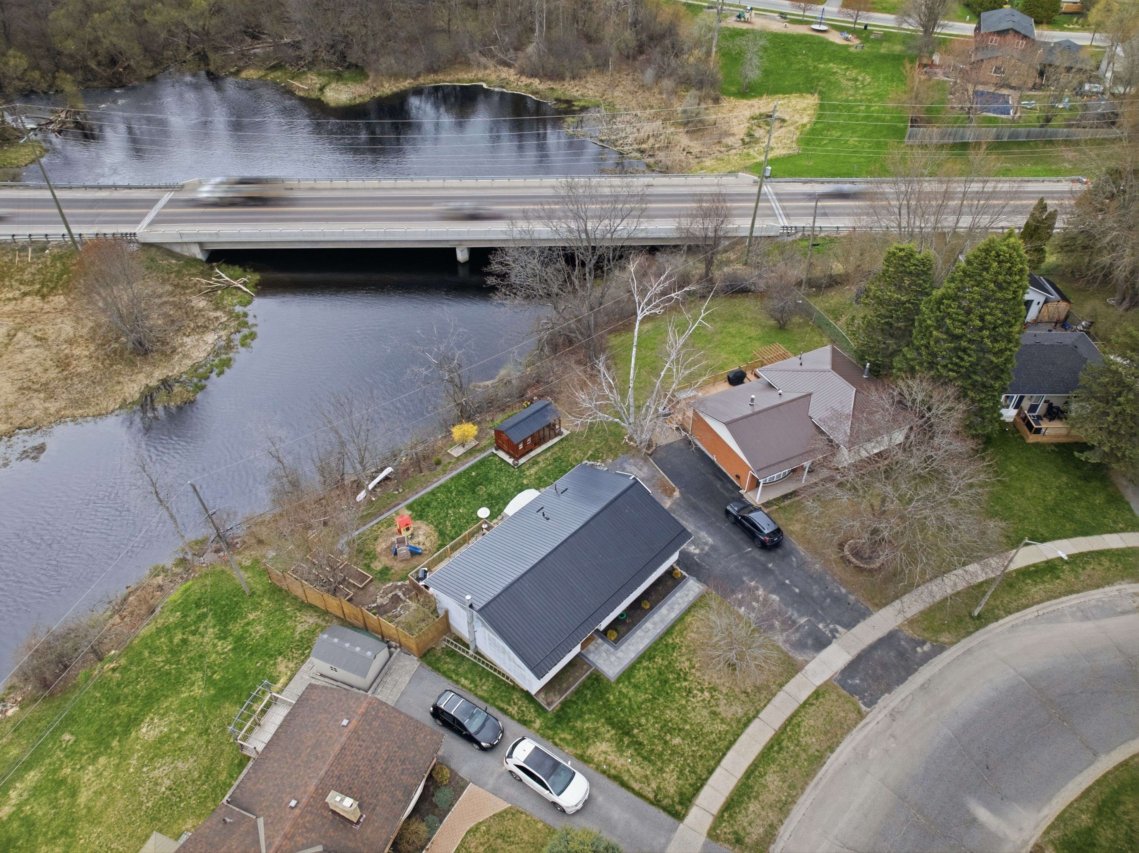 789 Aylmer CRES, Kingston, ON K7M 6E5