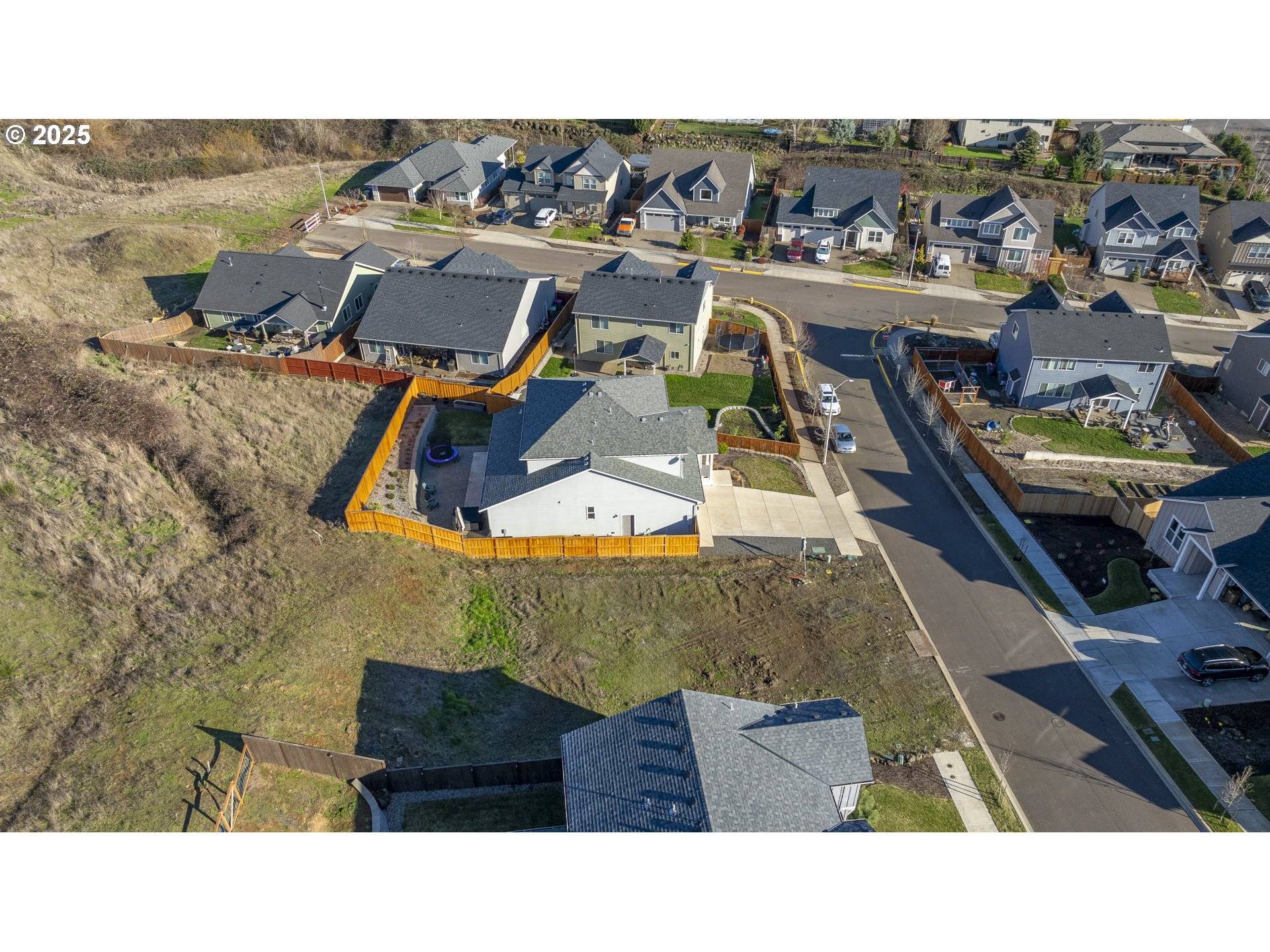 2805 NW MT ASHLAND LN, Mc Minnville, OR 97128