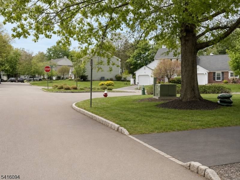 91 Delaware Ln #91, Branchburg Twp., NJ 08876